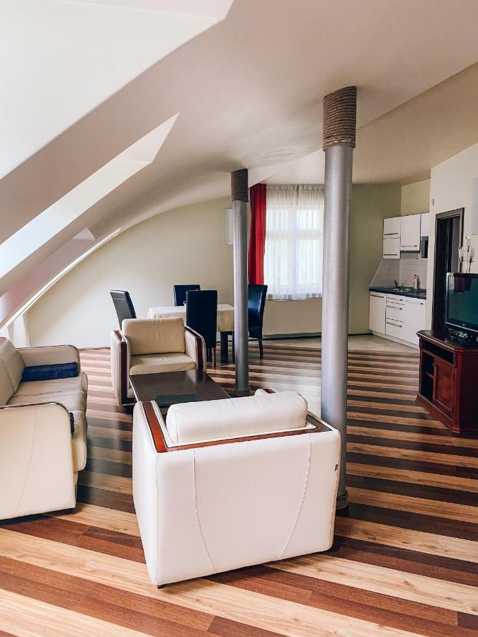 Riverside Apartments Thalia Karlovy Vary Exterior foto